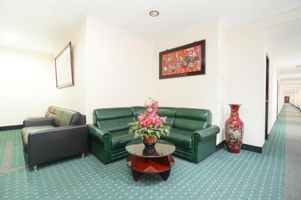 New Grand Park Hotel Surabaja Zewnętrze zdjęcie