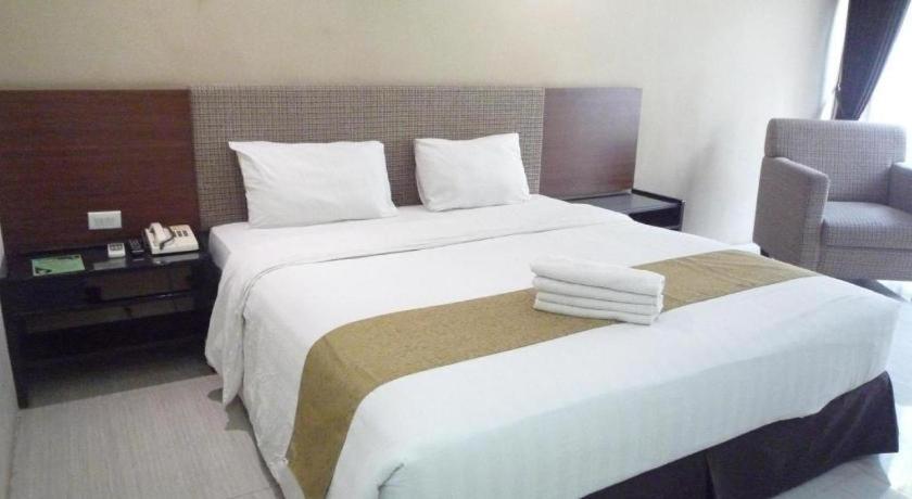 New Grand Park Hotel Surabaja Zewnętrze zdjęcie