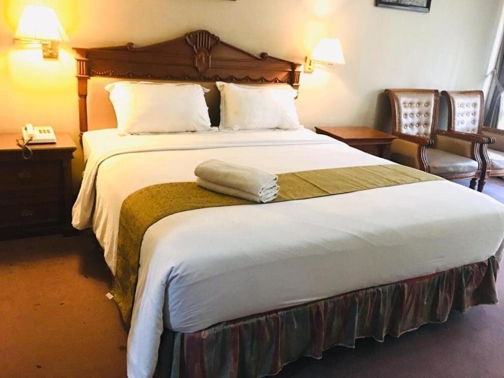 New Grand Park Hotel Surabaja Zewnętrze zdjęcie