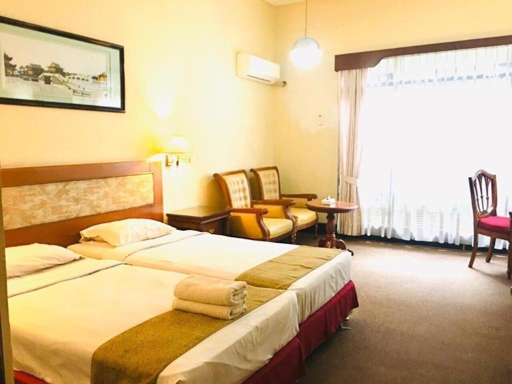 New Grand Park Hotel Surabaja Zewnętrze zdjęcie