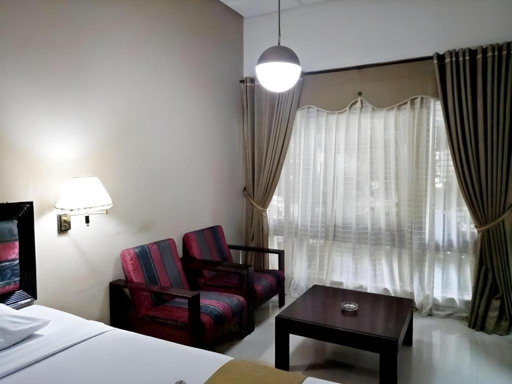 New Grand Park Hotel Surabaja Zewnętrze zdjęcie