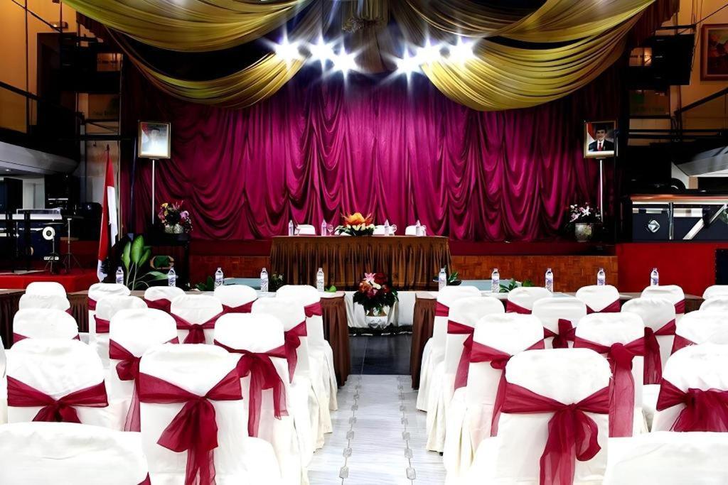 New Grand Park Hotel Surabaja Zewnętrze zdjęcie